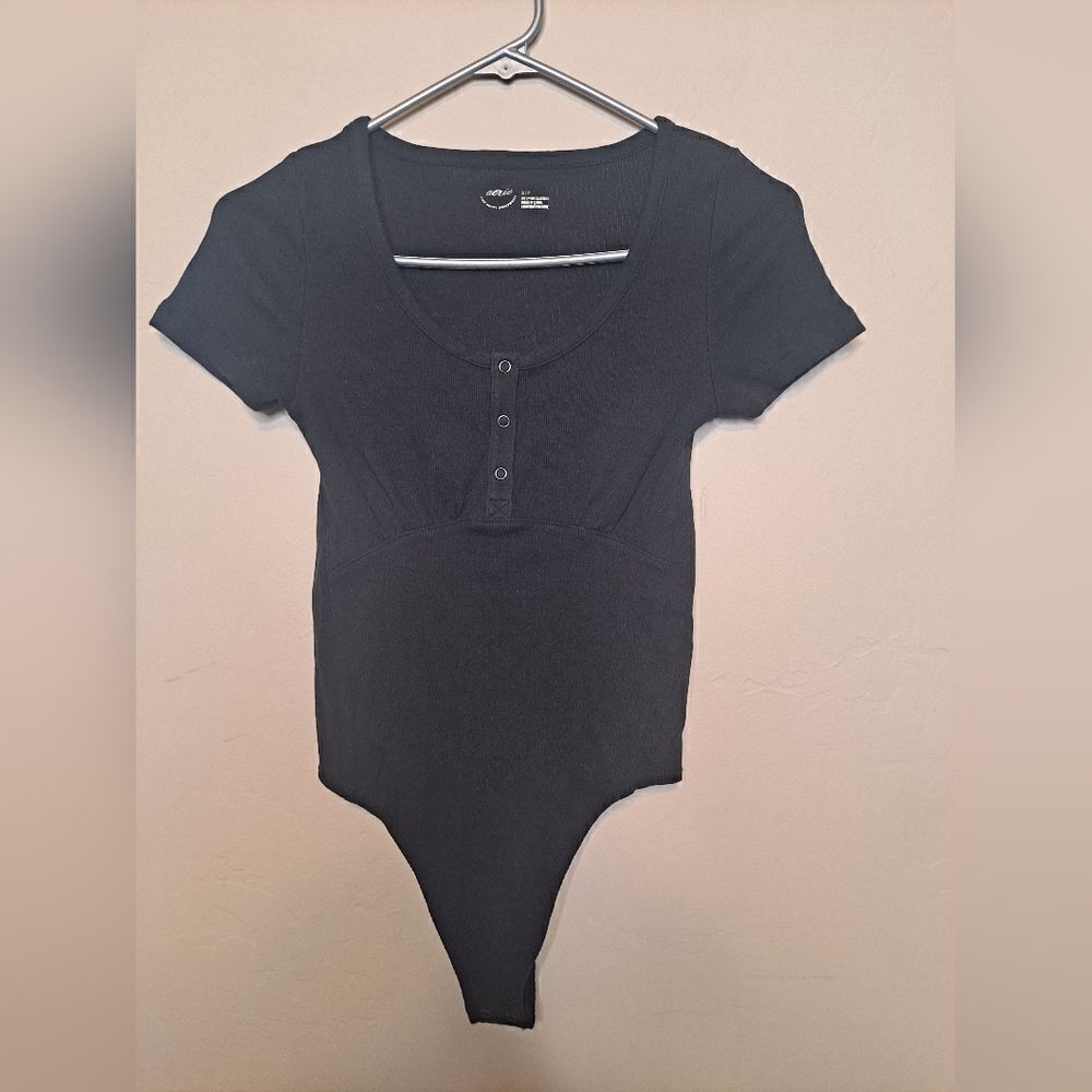 Aerie Short-Sleeve Henley Bodysuit NWOT Size Small Black